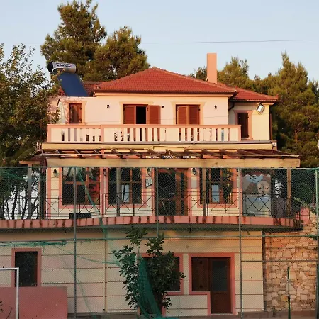 The Pine Tree House Holiday home
