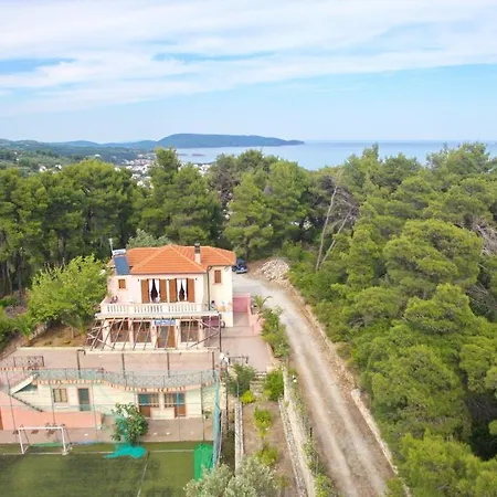 The Pine Tree House * Alonnisos Town