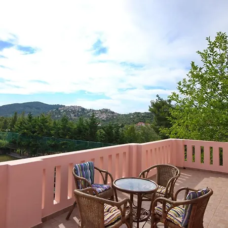 The Pine Tree House Alonnisos Town