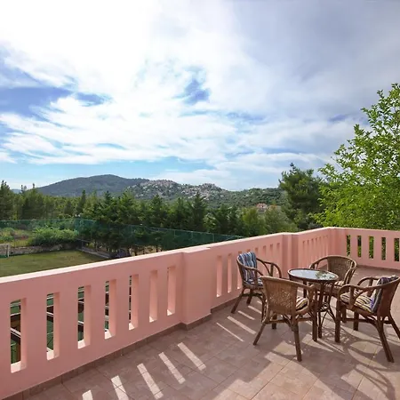 The Pine Tree House * Alonnisos Town