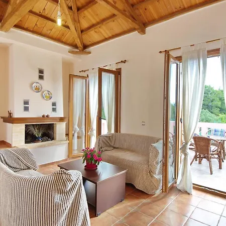 Holiday home The Pine Tree House *